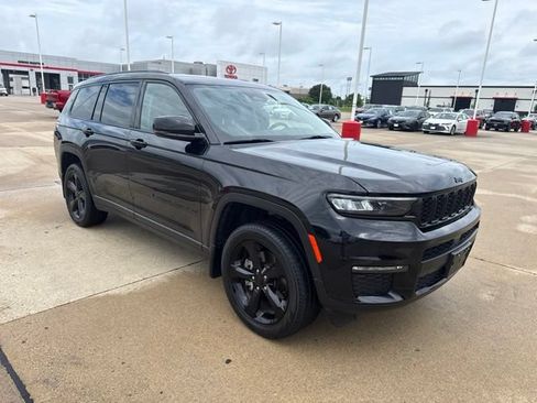 Used 2023 Jeep Grand Cherokee L Limited w/ Luxury Tech Group II AWD/4WD image 2
