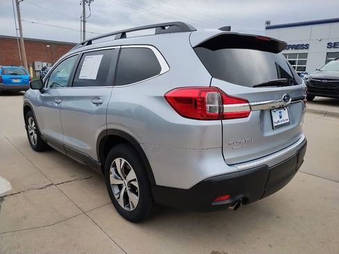Certified 2022 Subaru Ascent Premium w/ Convenience Package AWD/4WD image 9