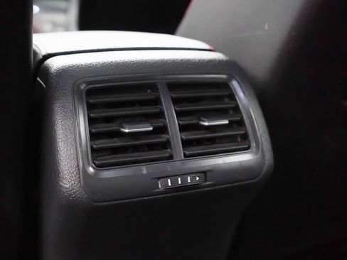 Used 2016 Volkswagen GTI SE image 18