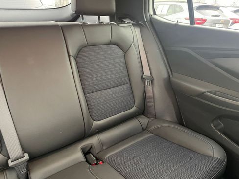 Used 2025 Buick Envista Preferred image 40