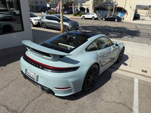 Used 2025 Porsche 911 Carrera RWD image 20