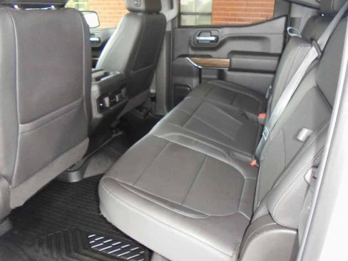 Used 2021 Chevrolet Silverado 1500 LT Trail Boss w/ Convenience Package II AWD/4WD image 9