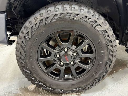 Certified 2017 Toyota Tundra SR5 w/ TRD Off Road Package AWD/4WD image 10