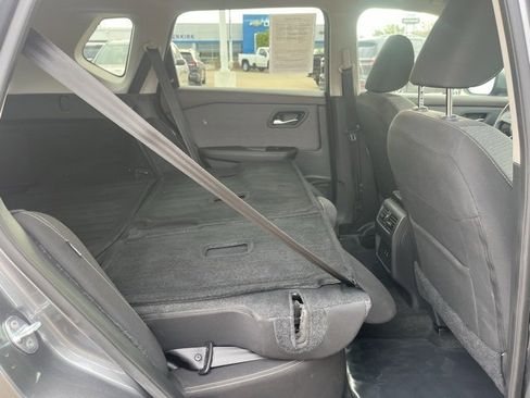 Used 2023 Nissan Rogue SV image 49