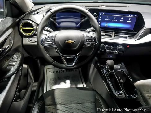 New 2026 Chevrolet Trax LT w/ Driver Confidence Package FWD image 12