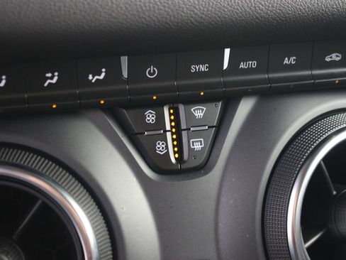 Used 2023 Chevrolet Blazer LT image 29