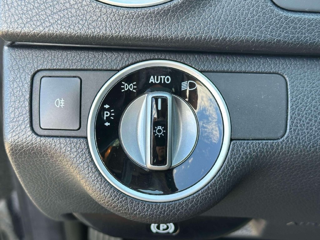 Used 2012 Mercedes-Benz C 300 4MATIC Sedan image 18