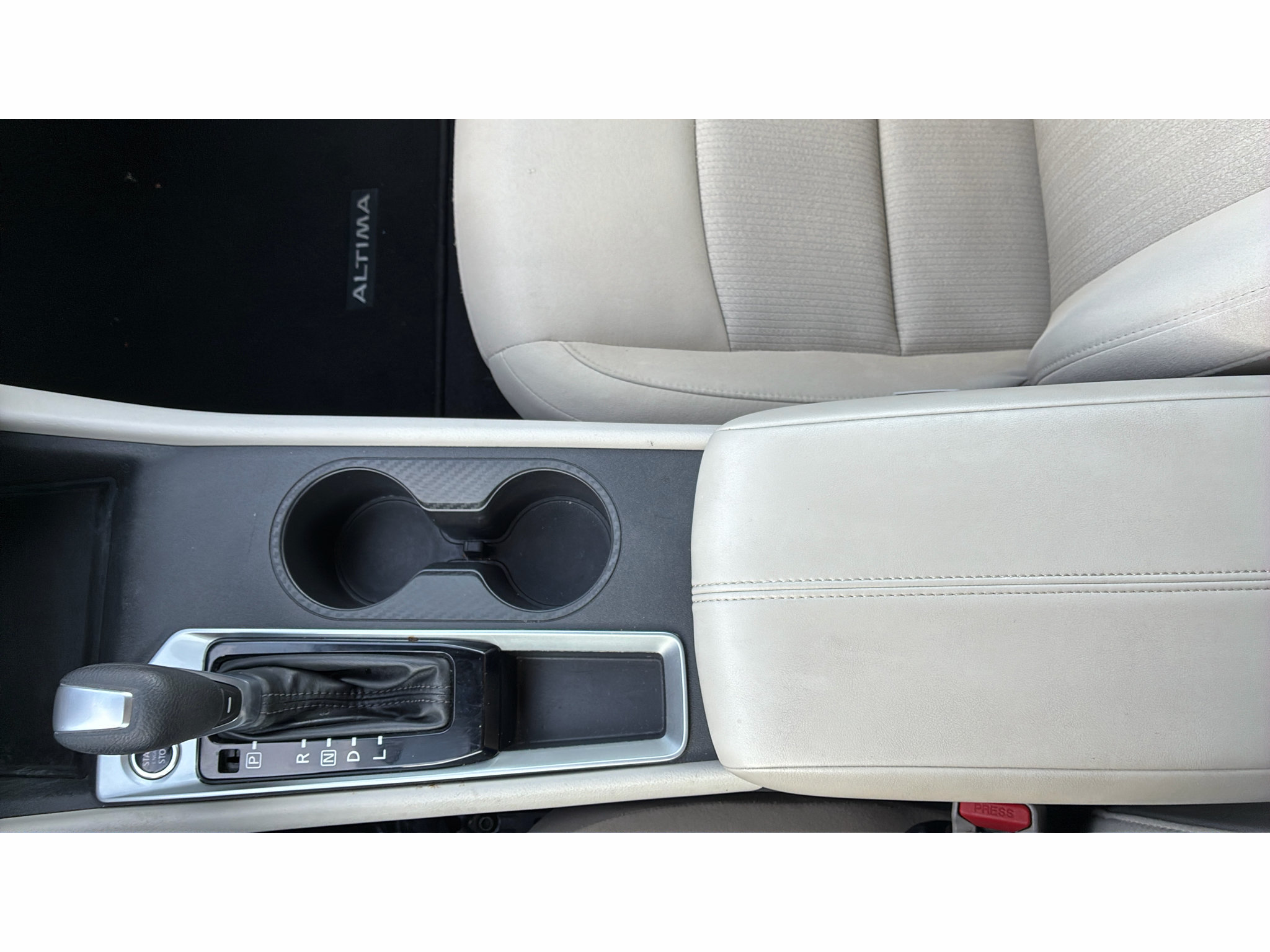 Used 2025 Nissan Altima 2.5 SV FWD image 21