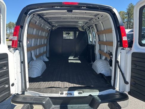 Used 2023 GMC Savana 2500 w/ Driver Convenience Package image 8
