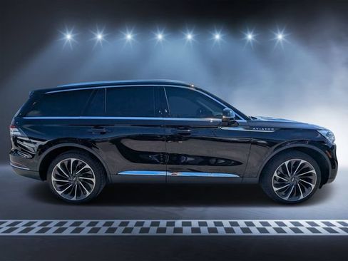 Used 2020 Lincoln Aviator Reserve w/ Equipment Group 202A AWD/4WD image 2