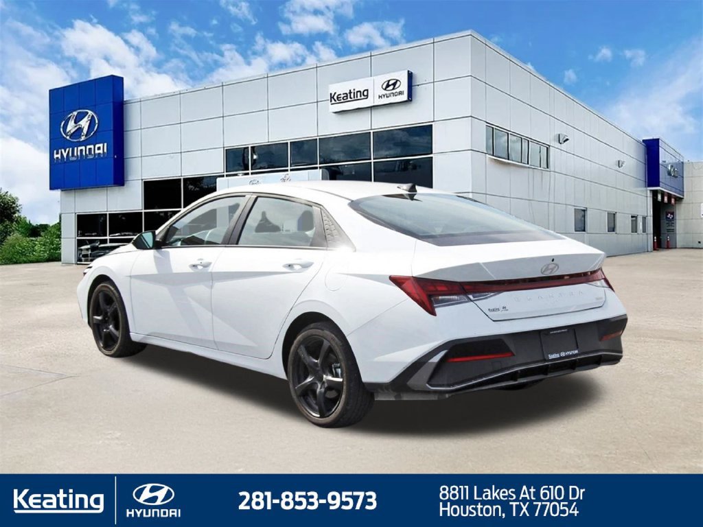 Certified 2026 Hyundai Elantra Hybrid FWD image 7