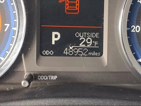 Used 2018 Toyota Corolla LE image 12