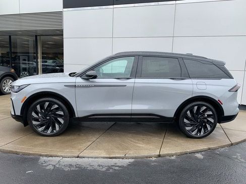 New 2026 Lincoln Nautilus Reserve w/ Jet Appearance Package image 2