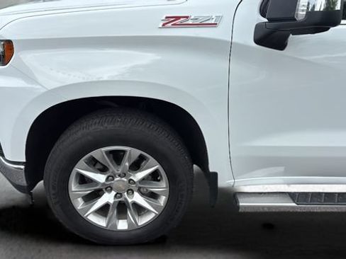 Used 2020 Chevrolet Silverado 1500 LTZ w/ LTZ Premium Package AWD/4WD image 34