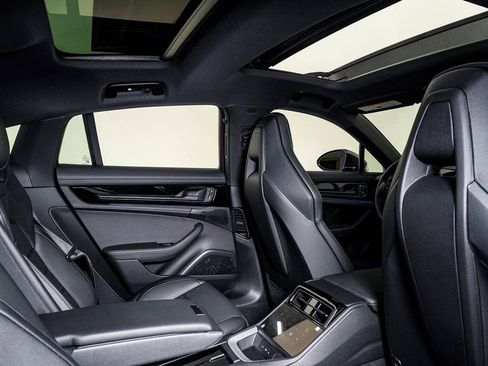 New 2026 Porsche Panamera 4 image 16