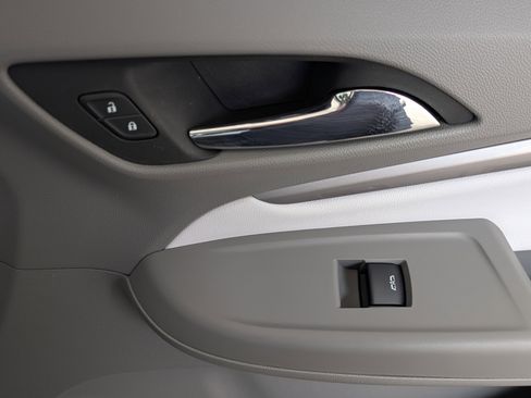 Used 2022 Chevrolet Bolt EUV Premier w/ Launch Edition image 22