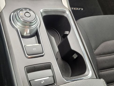 Used 2018 Ford Fusion SE image 25