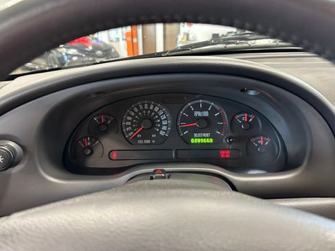 Used 2001 Ford Mustang GT RWD image 18