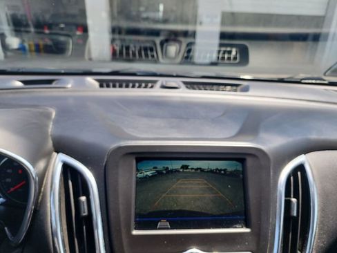 Used 2019 Chevrolet Equinox LT w/ Driver Convenience Package FWD image 28