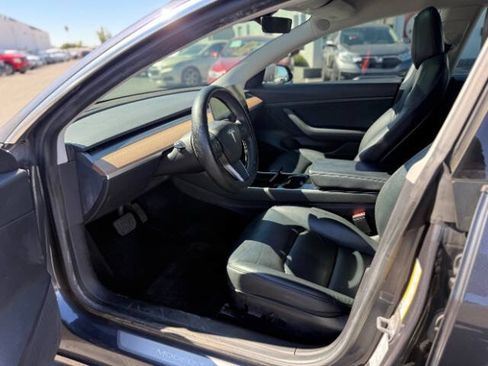 Used 2020 Tesla Model 3 Standard Range RWD image 10