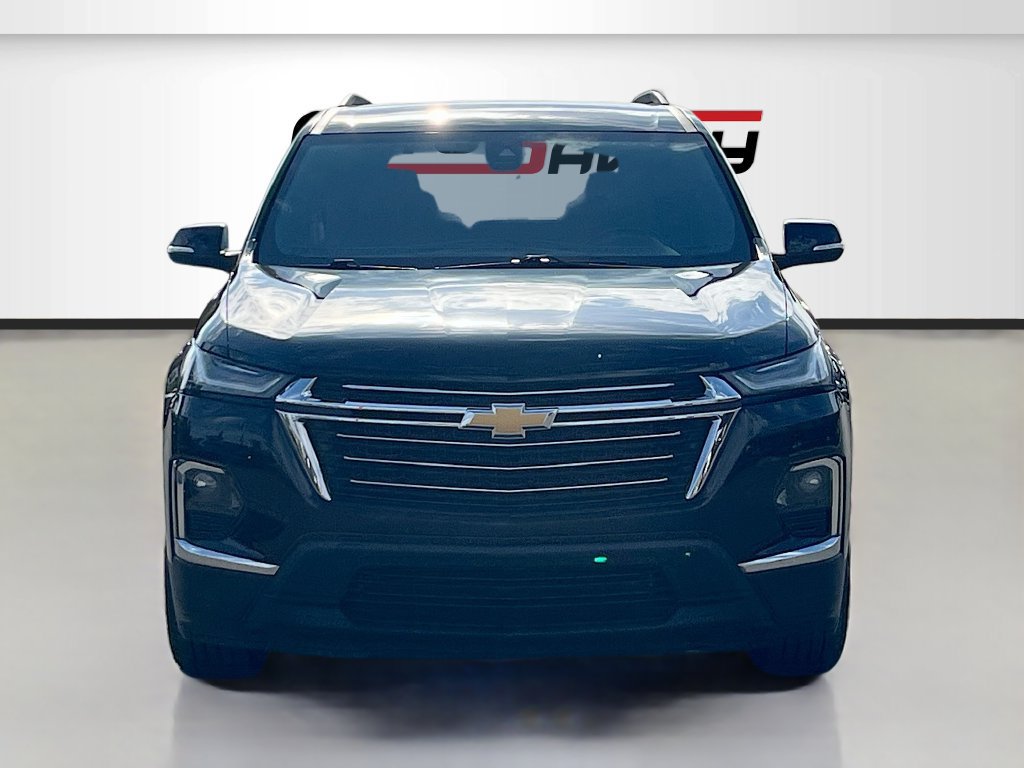 Used 2023 Chevrolet Traverse LT FWD image 2
