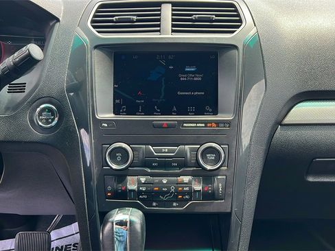 Used 2019 Ford Explorer XLT w/ XLT Sport Appearance Package image 23