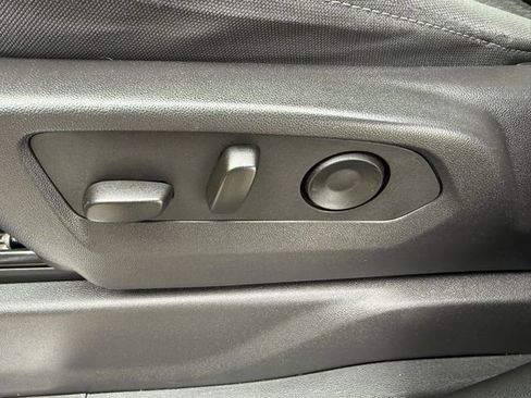 Used 2025 Chevrolet Silverado 1500 LT AWD/4WD image 17