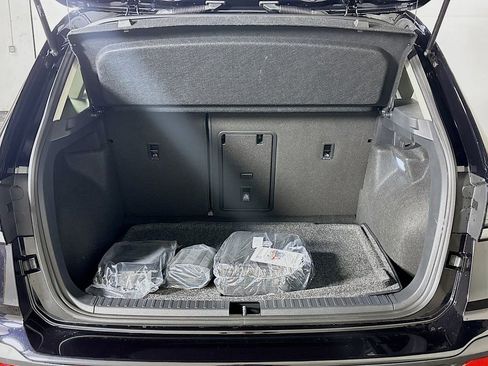 New 2025 Volkswagen Taos SE image 21