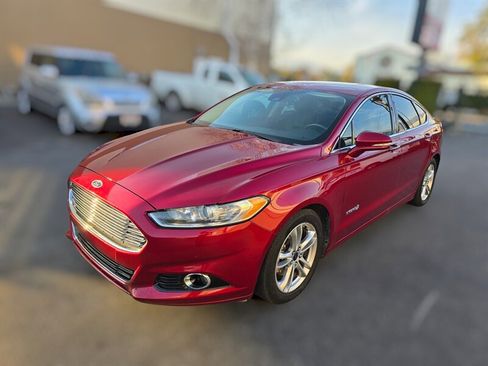 Used 2016 Ford Fusion Titanium image 3