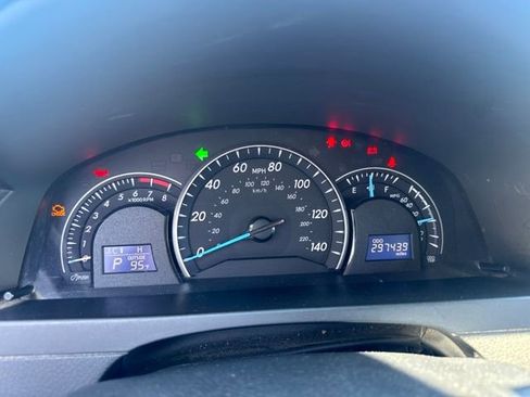 Used 2012 Toyota Camry LE FWD image 9