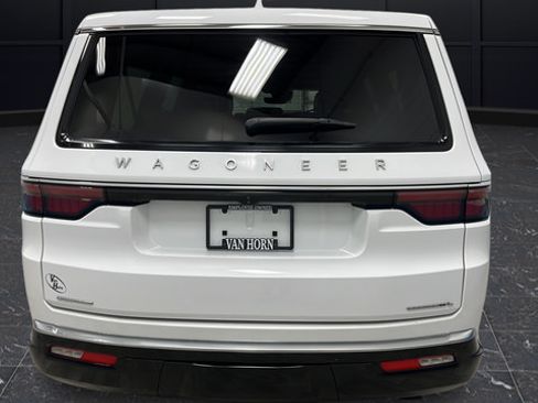 Used 2023 Jeep Wagoneer L Series II w/ Premium Group I AWD/4WD image 39