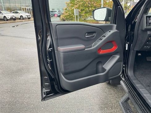 New 2026 Nissan Frontier PRO-4X w/ Pro-4x Convenience Package image 10