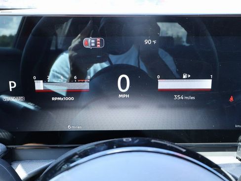 New 2026 Nissan Kicks SR image 9