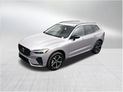 New 2026 Volvo XC60 B5 Core AWD/4WD image 13