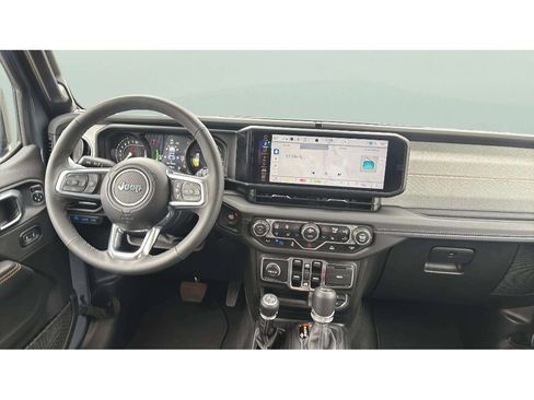 Used 2025 Jeep Wrangler Unlimited Sahara AWD/4WD image 14