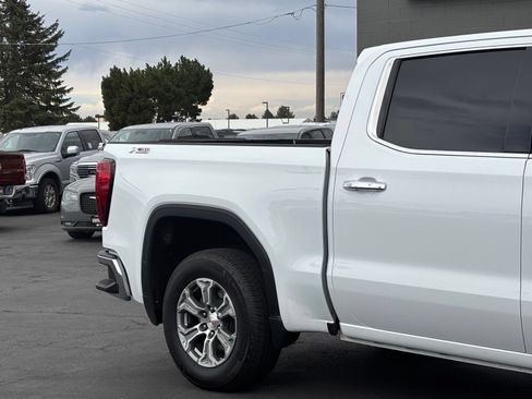 Used 2021 GMC Sierra 1500 SLT w/ SLT Convenience Package AWD/4WD image 3