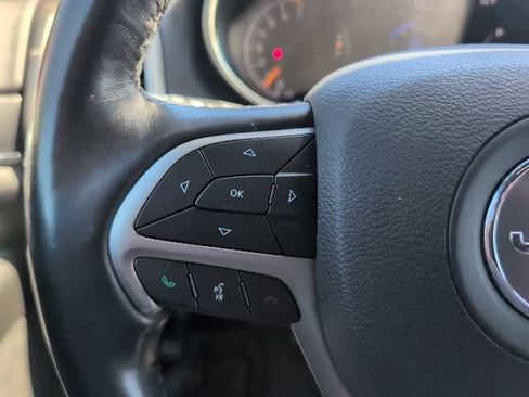 Used 2020 Jeep Grand Cherokee Limited AWD/4WD image 17