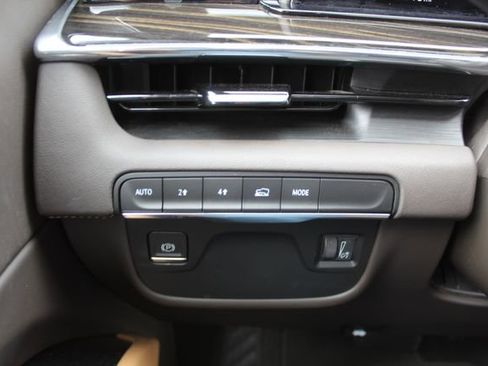 Used 2022 Cadillac Escalade Premium Luxury w/ LPO, Floor Liner Package AWD/4WD image 28