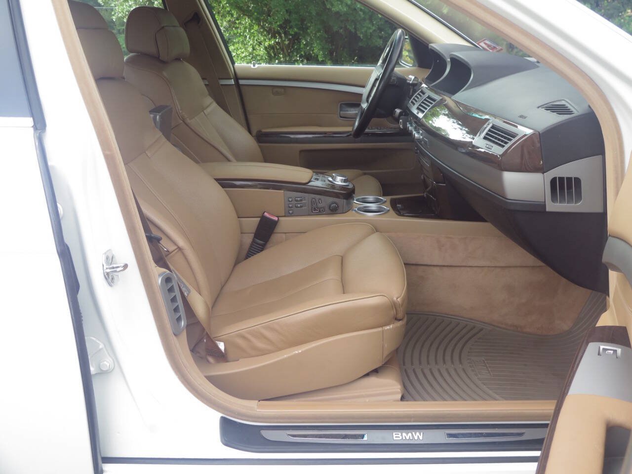 Used 2007 BMW 750Li RWD image 18