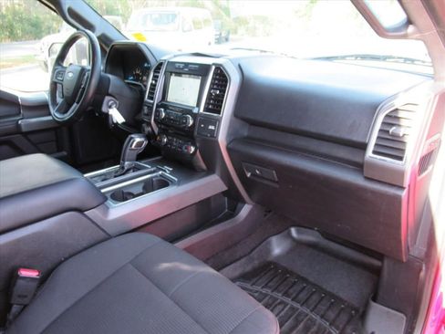 Used 2016 Ford F150 XLT w/ Equipment Group 302A Luxury image 12