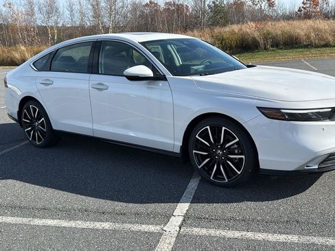 New 2025 Honda Accord Touring image 2