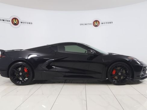 Used 2021 Chevrolet Corvette Stingray Premium Cpe w/ Z51 Performance Package RWD image 2