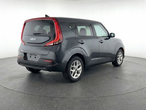 Used 2025 Kia Soul LX w/ LX Technology Package FWD image 9