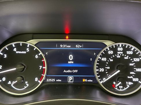Used 2023 Nissan Sentra SV w/ SV Premium Package FWD image 9
