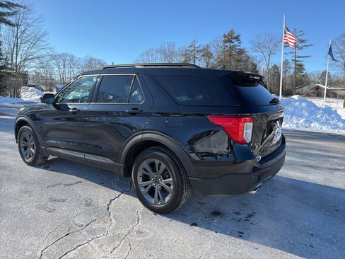 Used 2023 Ford Explorer XLT w/ Equipment Group 202A image 5