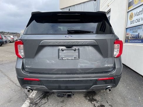Used 2022 Ford Explorer XLT w/ Equipment Group 202A image 4