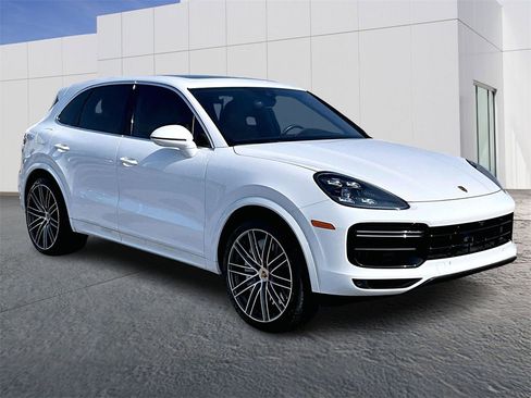 Used 2021 Porsche Cayenne Turbo image 9