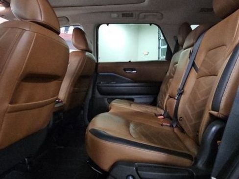 Used 2023 Nissan Pathfinder Platinum w/ Cargo Package AWD/4WD image 33