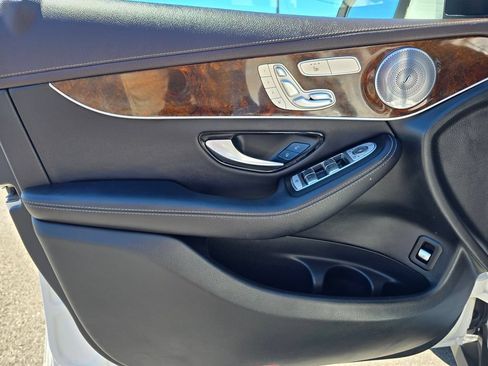 Used 2018 Mercedes-Benz GLC 300 4MATIC image 18