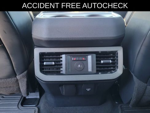 Used 2024 Ford F250 Platinum AWD/4WD image 9